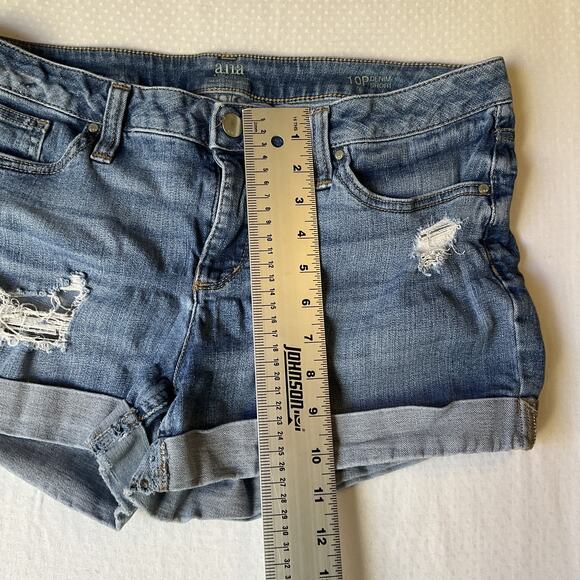 A.n.a Women Shorts 10P Blue Denim Distressed Cuffed Button 3" Inseam - Picture 6 of 12
